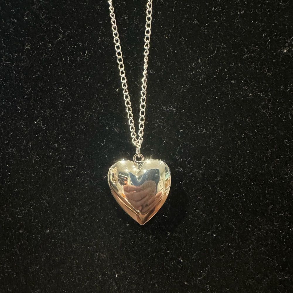 NWT Silver Tone Raphael , heart, locket necklace ￼